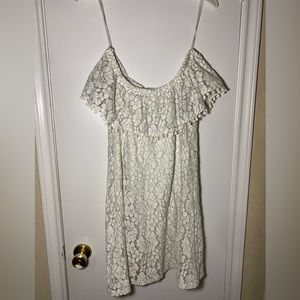 Dress. White Floral Lace. Strapless. Off Shoulder. Sz: S